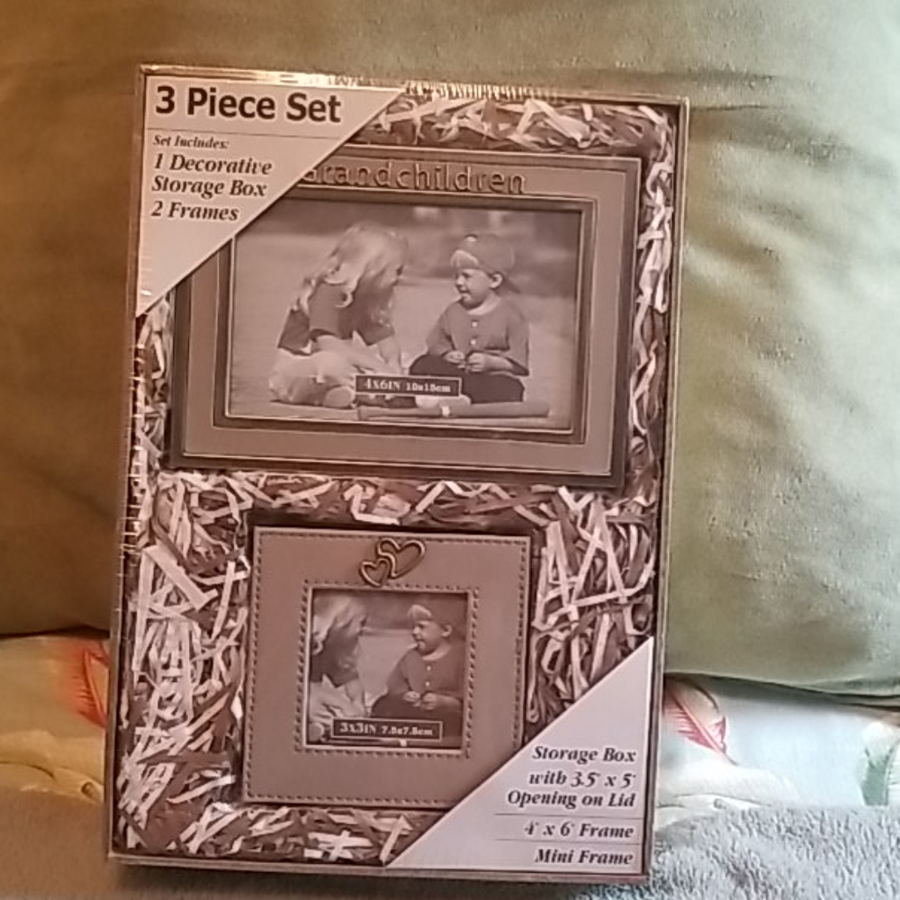 Frame and storage box set